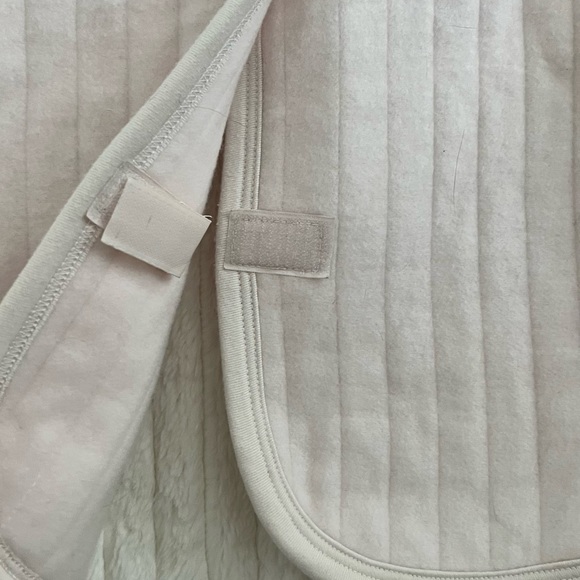 Pink Vest with fluffy inside and velcro closure cotton and fluffy - Picture 5 of 11